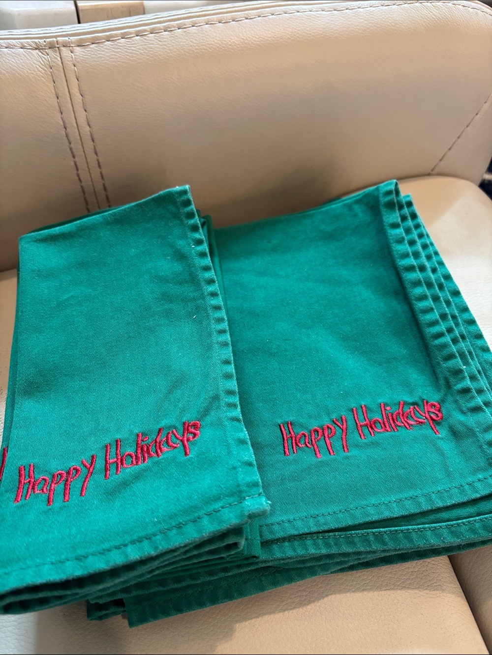 Set of 12 Green "Happy Holidays" Embroidered Holiday Napkins.